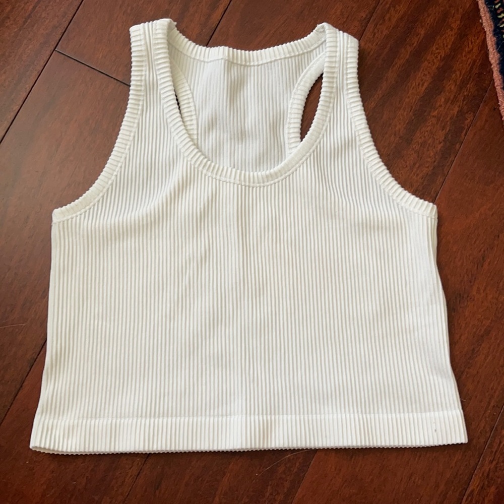 Top tang no brand size M. Color white